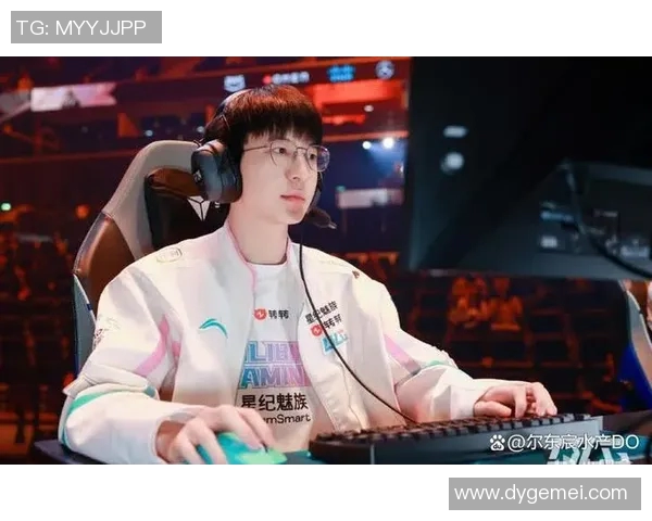 S15LOL比赛中BLG进攻表现分析及CSGO比分对比探讨